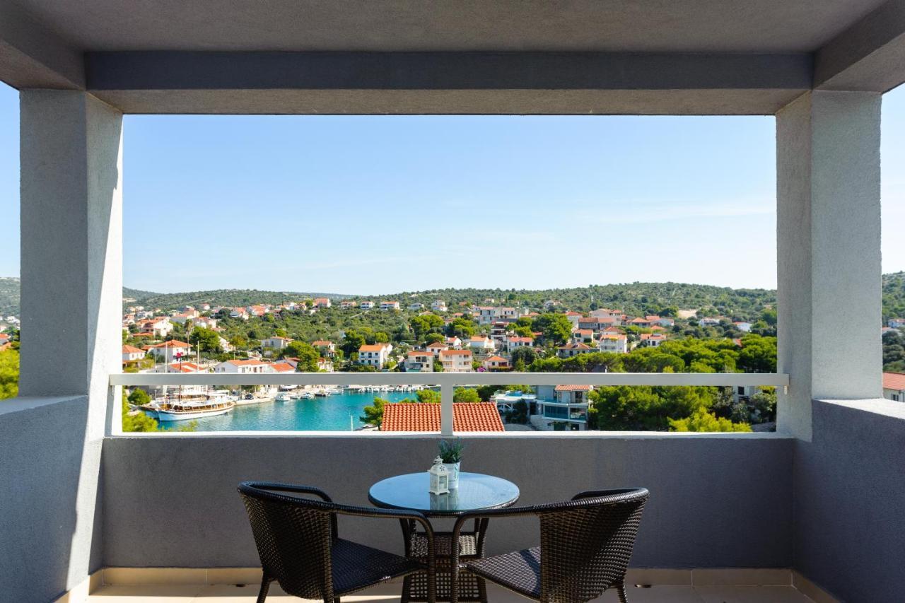 Villa Sena Ražanj Buitenkant foto