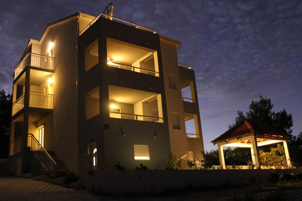 Villa Sena Ražanj Buitenkant foto