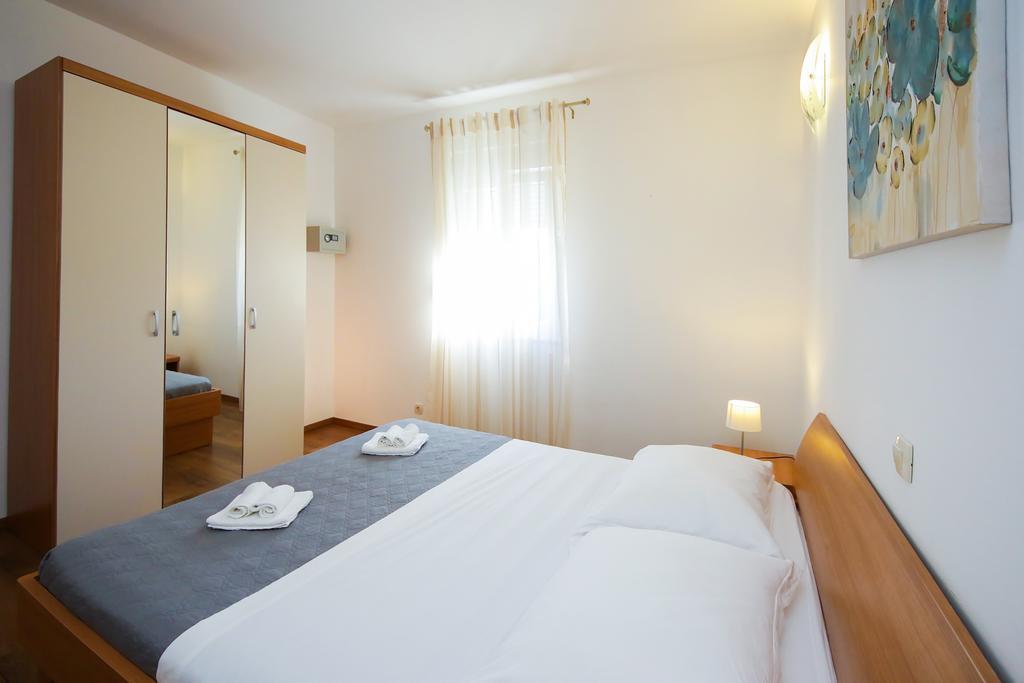 Villa Sena Ražanj Buitenkant foto