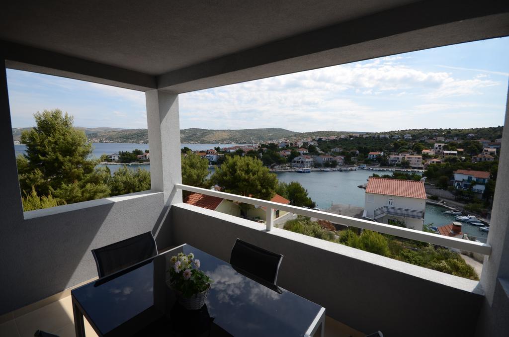 Villa Sena Ražanj Buitenkant foto