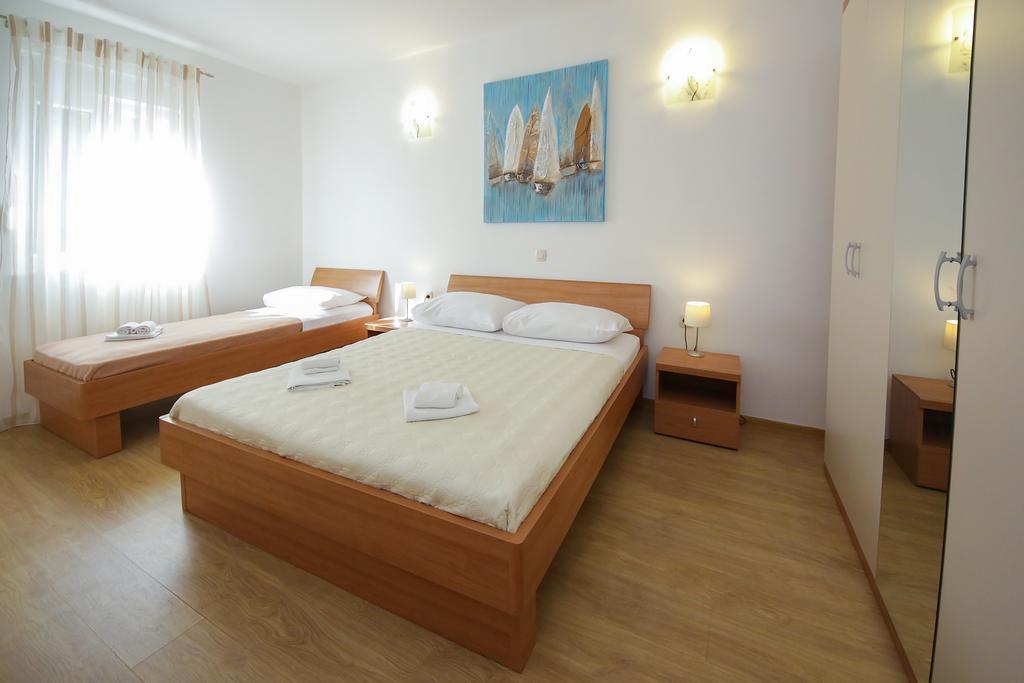 Villa Sena Ražanj Buitenkant foto