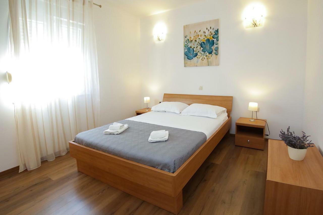 Villa Sena Ražanj Buitenkant foto